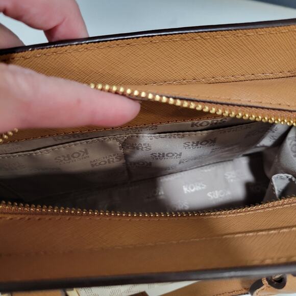 Michael Kors Dillon Monogram Small Satchel and Crossbody Bag Vanilla - Picture 9 of 15